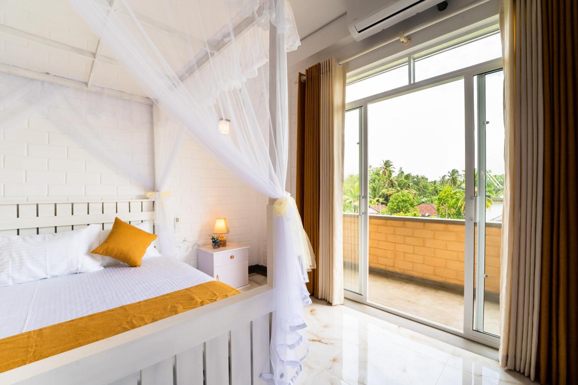 Bliss Blessings Villa & Spa - Хикадува Екстериор снимка
